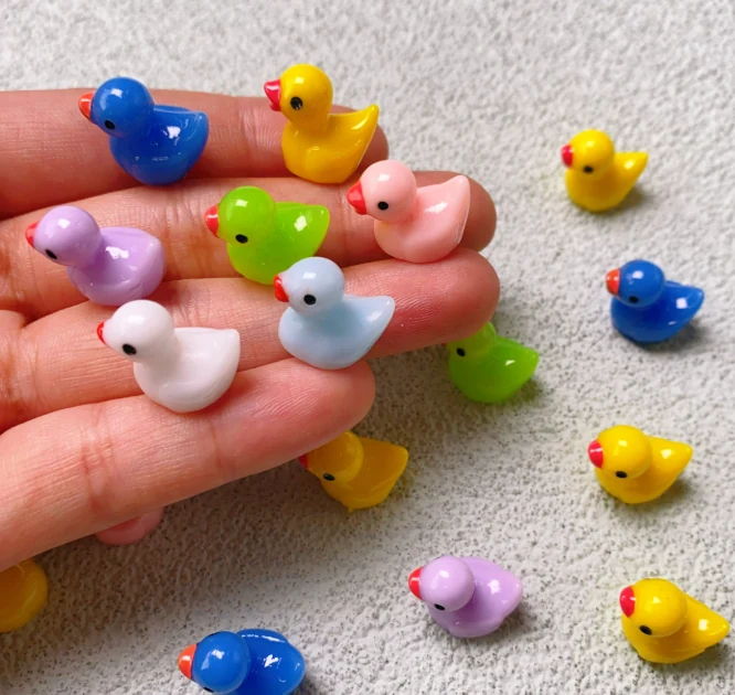 RW1775 3D Mini Little Yellow Duck Miniature