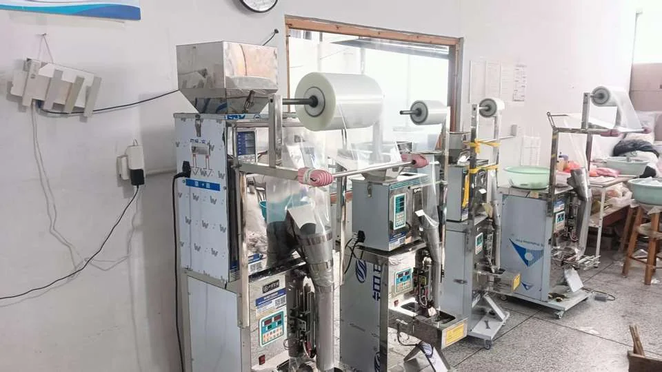 Automated vertical bagging machines in the packing workshop