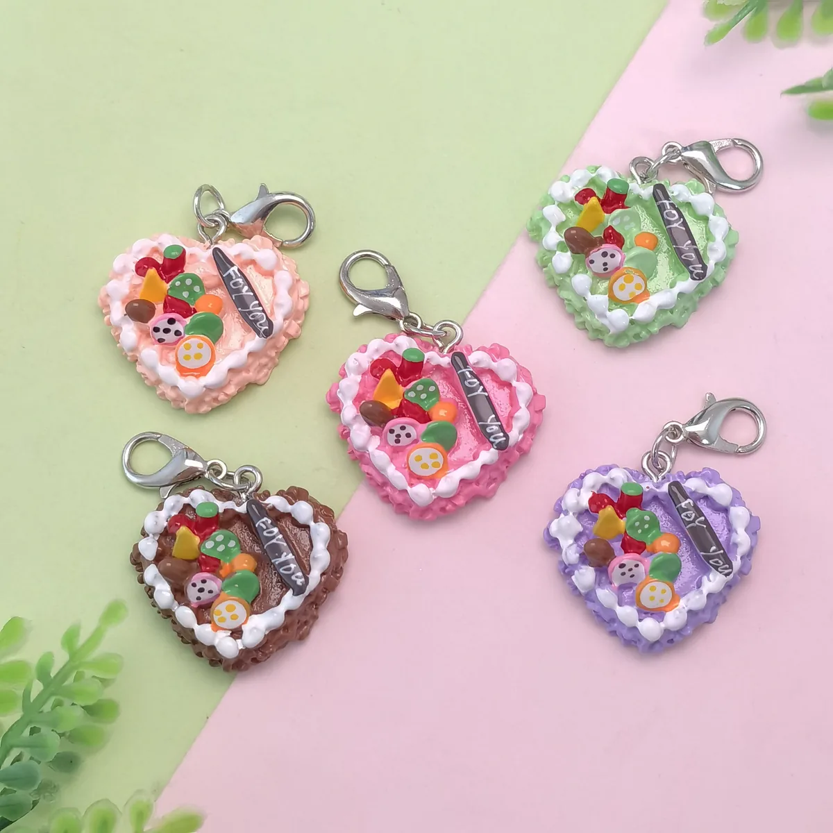 CDK003767 Cute Food Keychain Resin Love Heart Cake