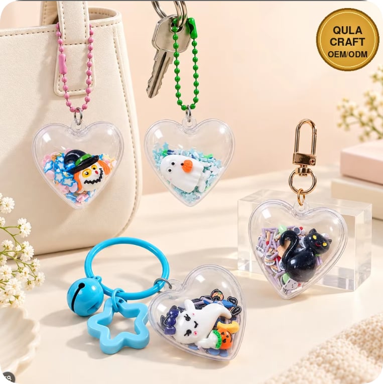 CDK938-6/CDK003939-2/CDK938-5/CDK938-4 Assorted Clear Heart Resin Charm Keychains