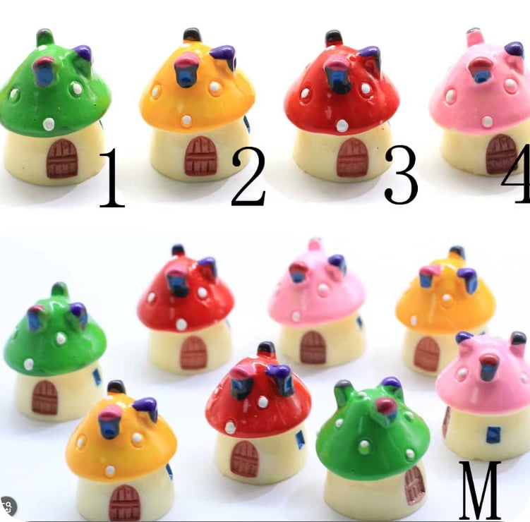 RW1394 Wholesale Mini Mushroom House Resin Figurines for Fairy Gardens, Terrariums and DIY Crafts