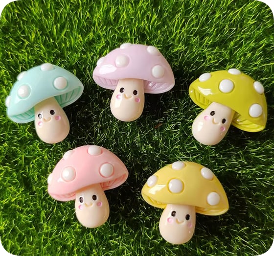 RW21765 Pastel Mushroom Resin Cabochons