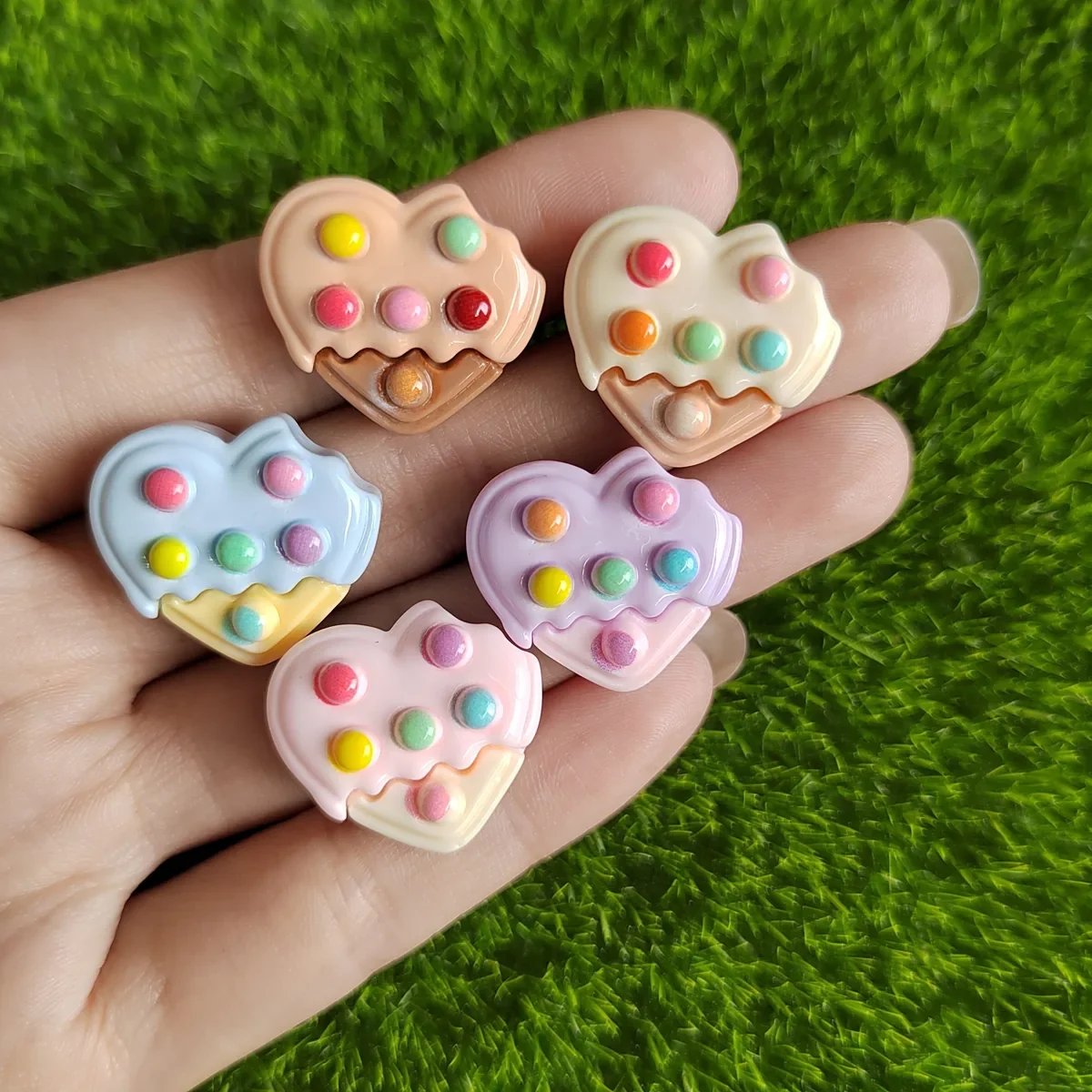 RW22372 21mm Kawaii Chocolate Chip Cookie Resin