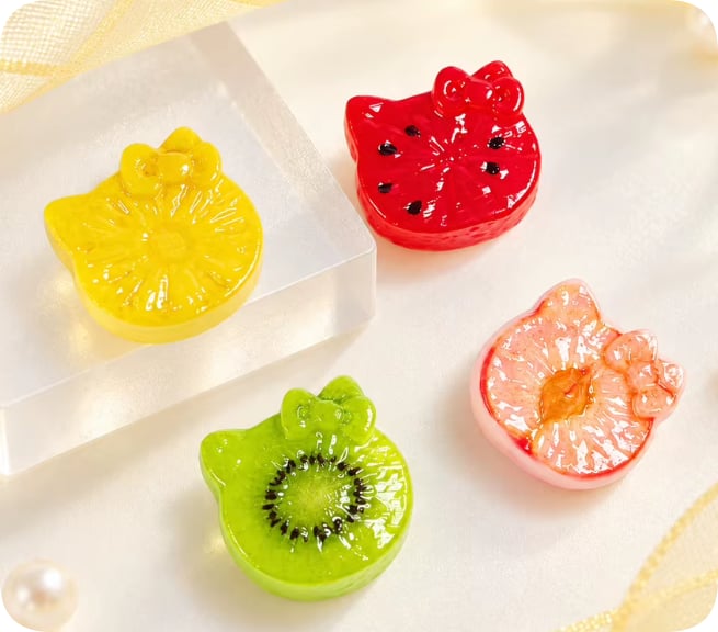 RW26907 Cat-Shaped Fruit Resin Decorations