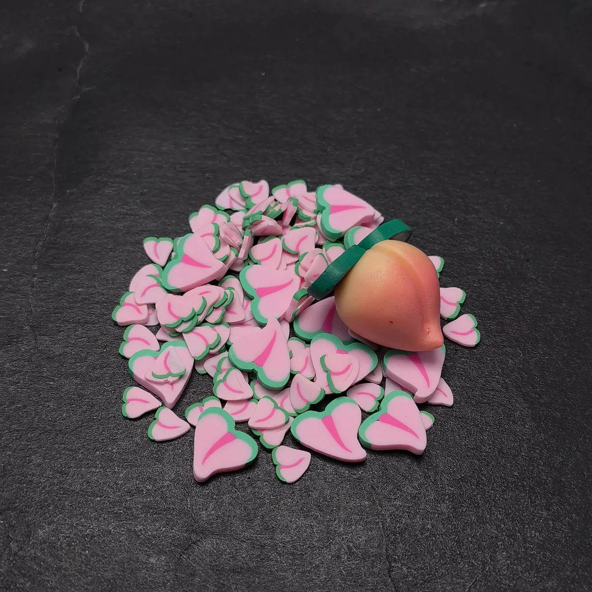 SLM10123 Resin Peach Charms Mixed Polymer Pink