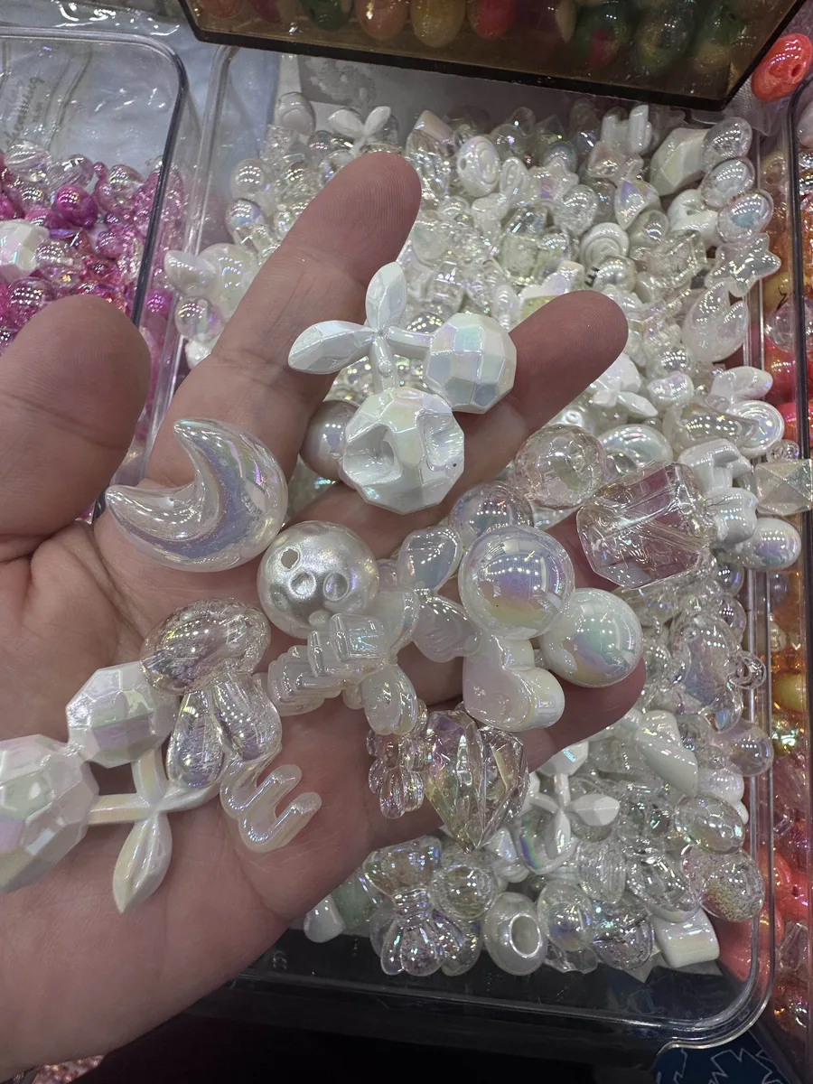YA887 Assorted Loose Acrylic Beads Iridescent