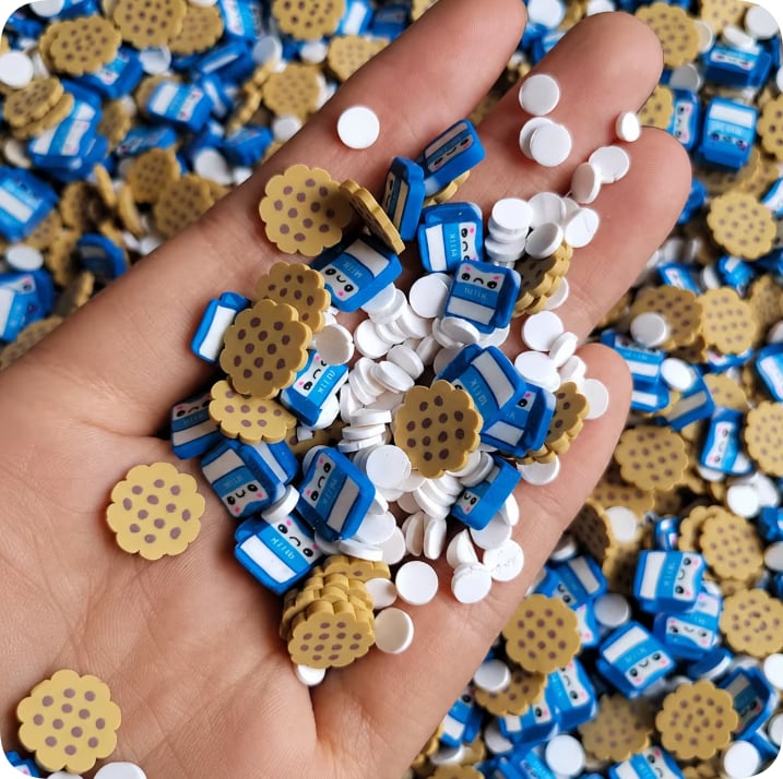 YX3338 Milk Bottle and Cookie Decorative